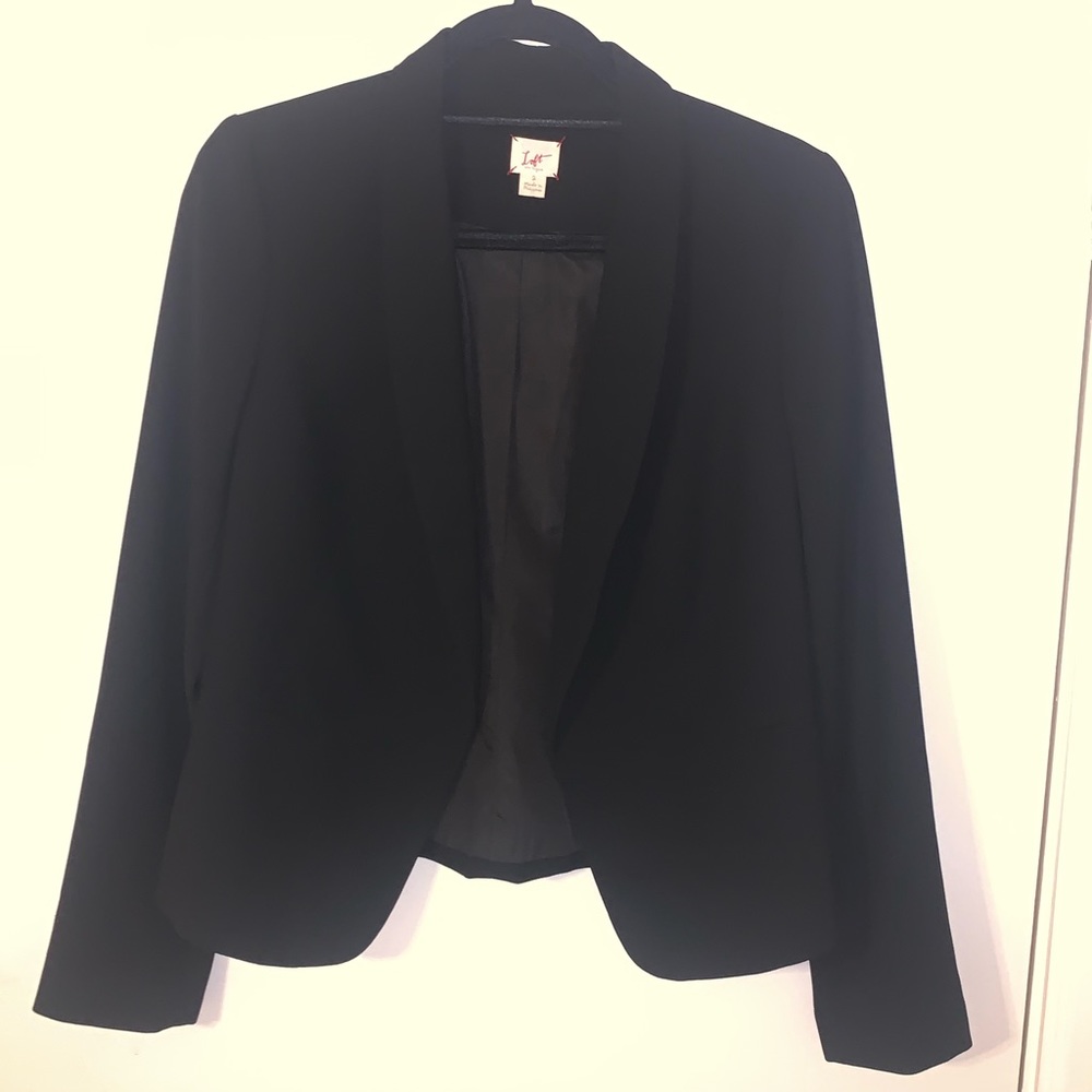 👩‍💼👩‍💼Loft black blazer size 2👩‍💼👩‍💼